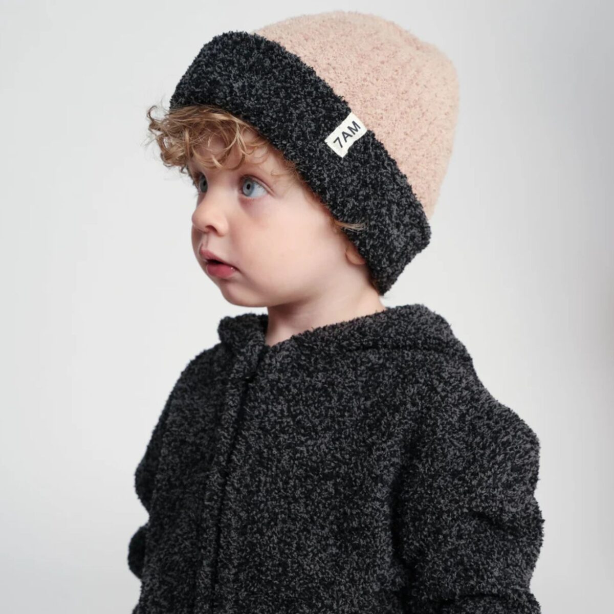 7am Fuzzy Pukuotas Kepure Su Pilku