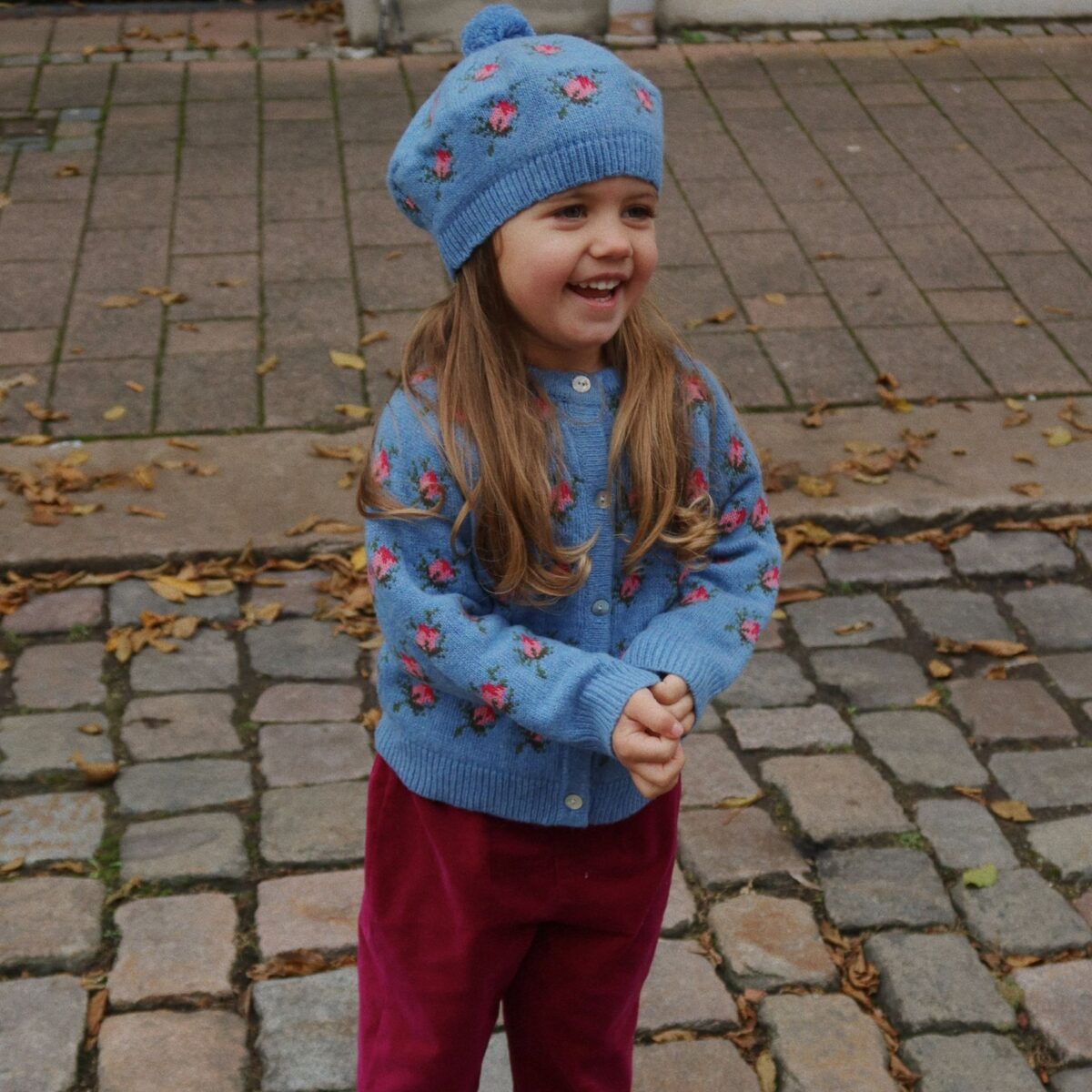 Mergaitiskas Megztinis 1