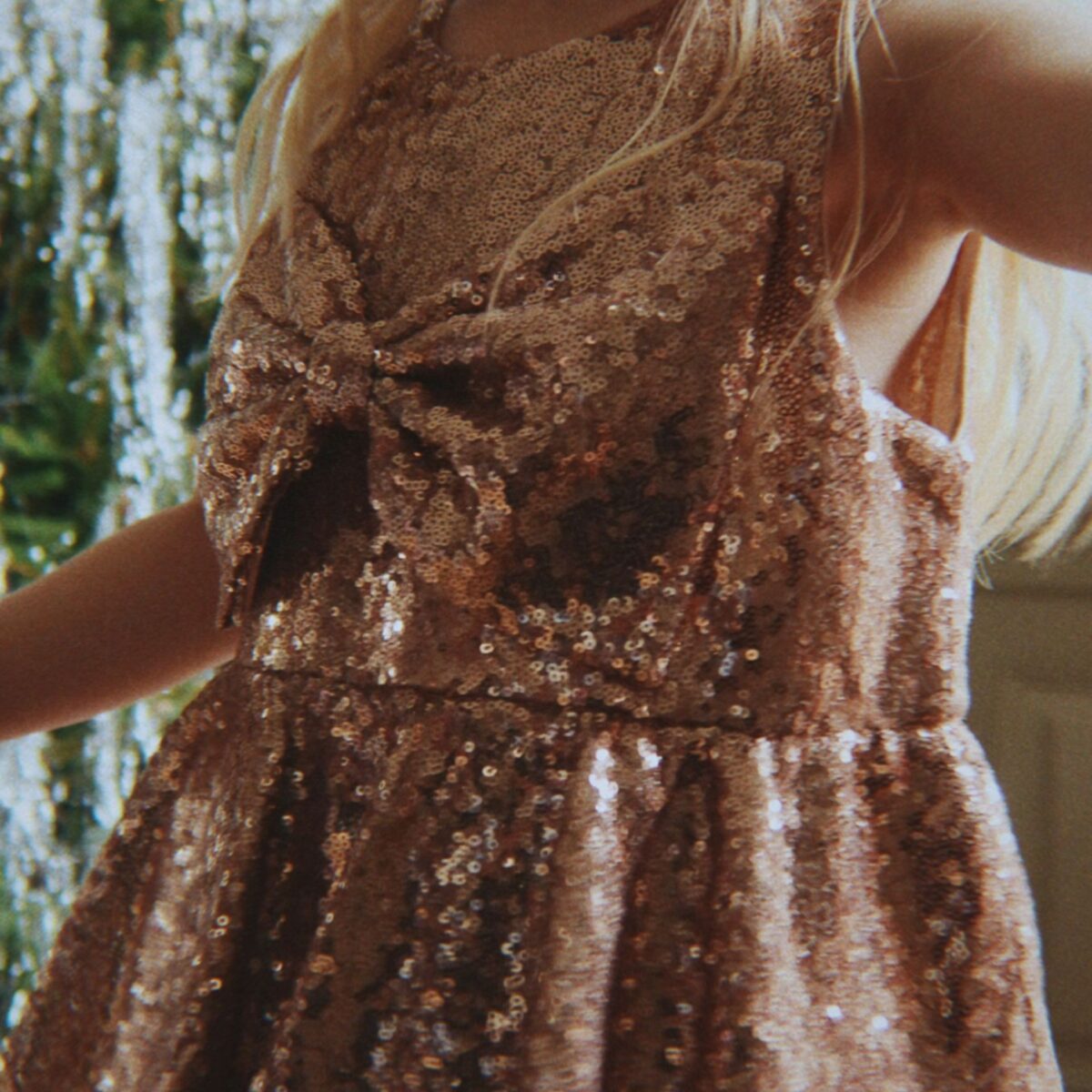 Suknele Kaledine Blizganti Konges