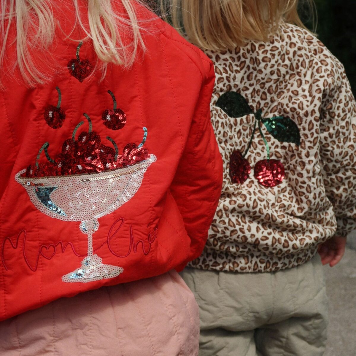 Mergaitiskos Konges Striukes