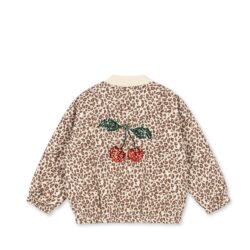 Tigrine Striuke Su Vysnia Konges