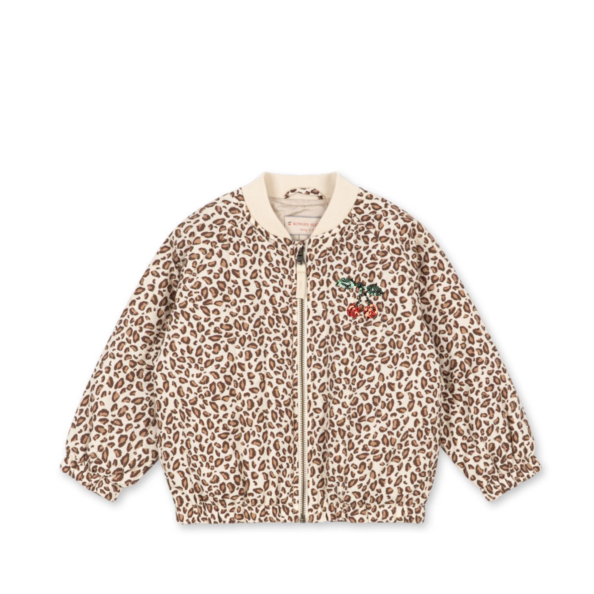 Tigrine Striuke Su Vysnia