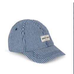 Berniukis Dzinsine Kepure Nuo Saules